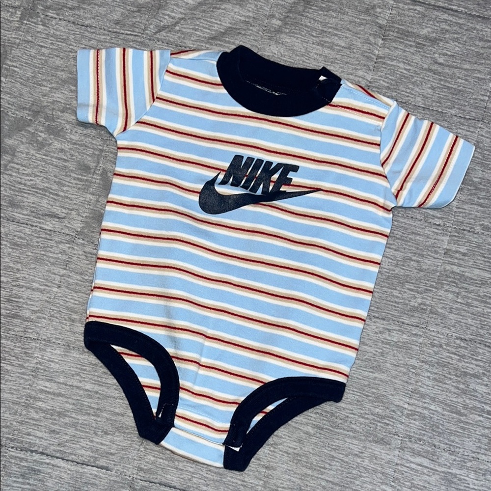 Nike 100% cotton striped logo graphic baby bodysuit onesie 0-3 month